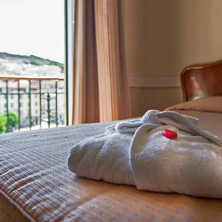 Metropole Hotel 3*