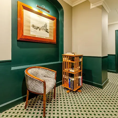 Metropole Hotel