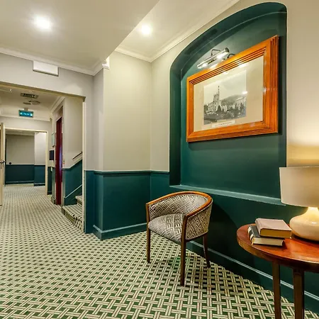 Metropole Hotel 3*